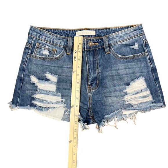 Nature Denim Women's Distressed Jean shorts 100% Cotton Size Medium - Picture 3 of 7